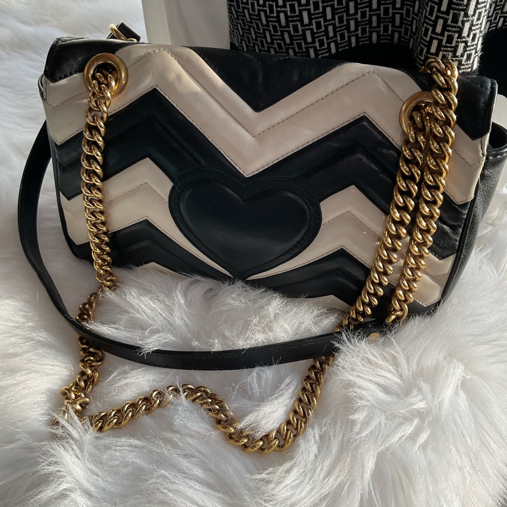 Gucci Marmont GG Black White Chevron Matelasse Leather Fold Over Flap Bag - Picture 7 of 10